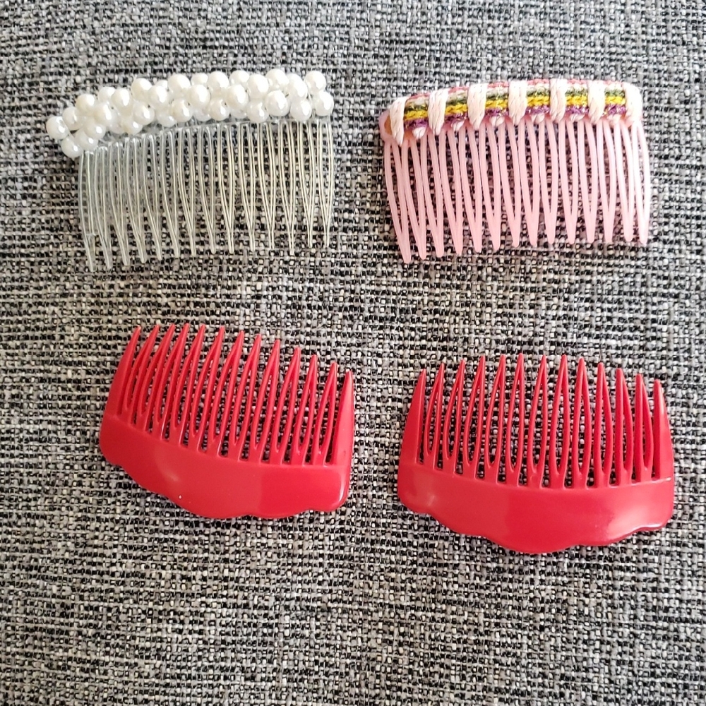 Vintage Women's Set Of 4 Hair Combs